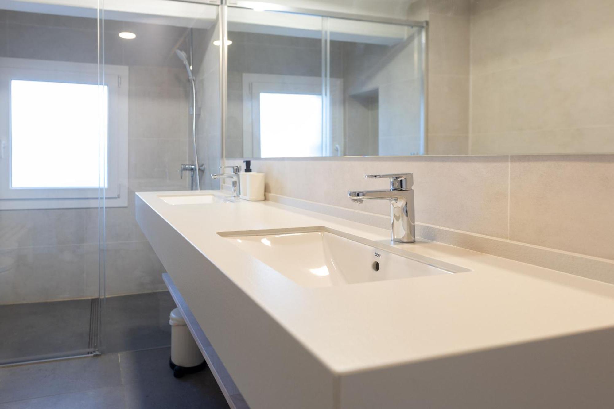 Roda de Bará Suitur Beachfront Apartment Roc De Sant Gaieta מראה חיצוני תמונה